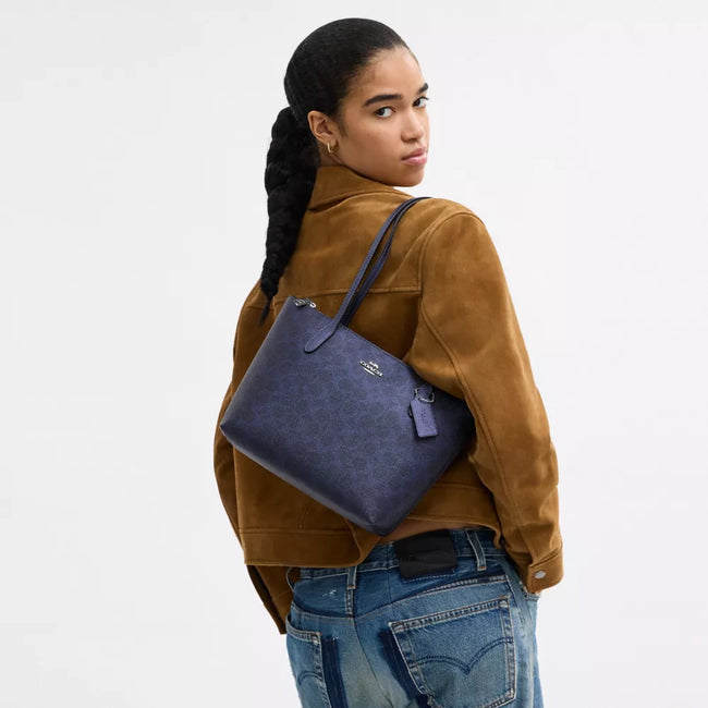 [AT DELHI] COACH Fiona Zip Tote Bag In Signature Canvas image 1