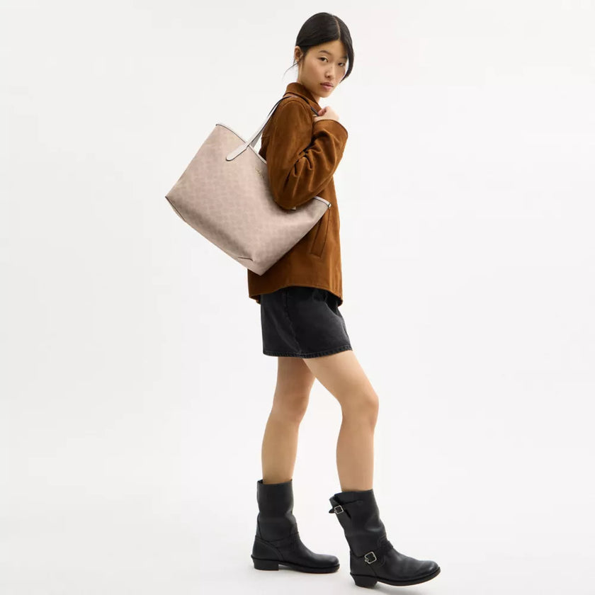 COACH City Tote Bag In Signature Canvas - Gold/Sand/Chalk image 1