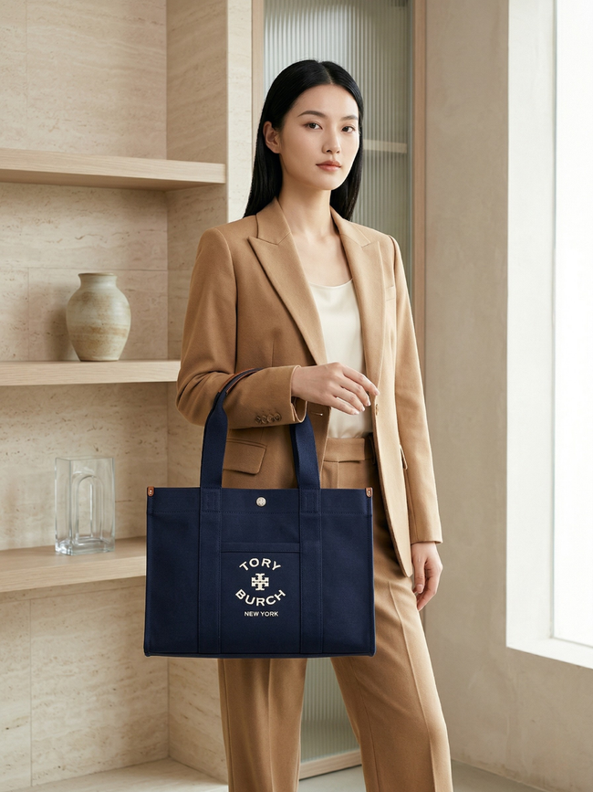 [AT DELHI] TORY BURCH Tory Medium Tote Bag image 0