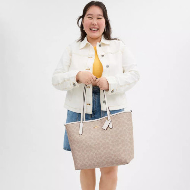 COACH City Tote Bag In Signature Canvas - Gold/Sand/Chalk image 1
