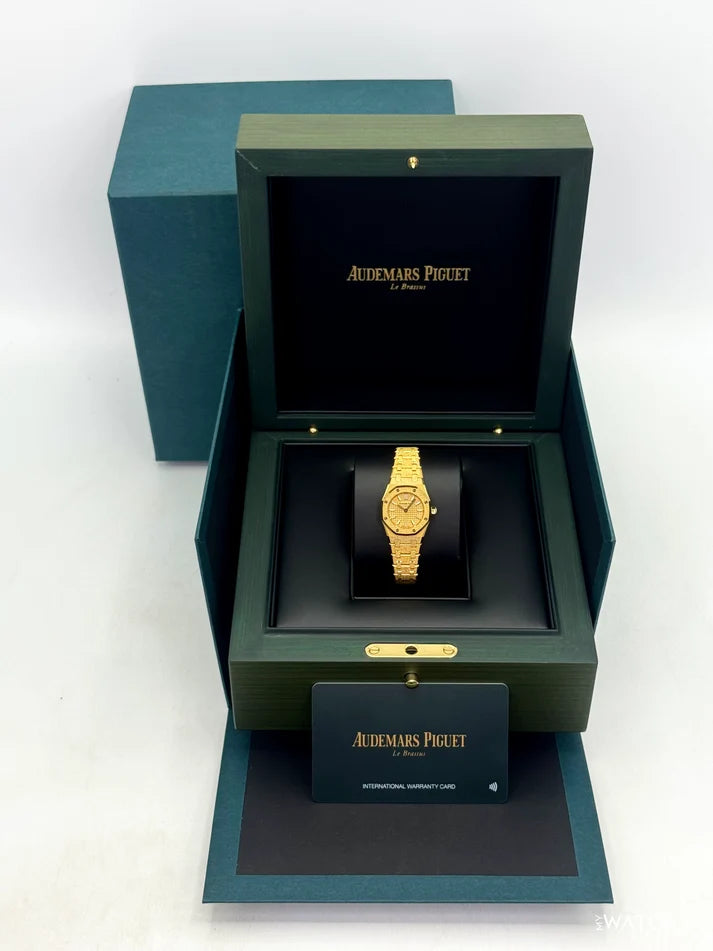 Audemars Piguet Royal Oak   67630BA.GG.1312BA.01-C 18 karat Yellow Gold tone-on-tone Petite Tapisserie Dial 23mm