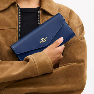 COACH Klare Wallet With Chain image 4