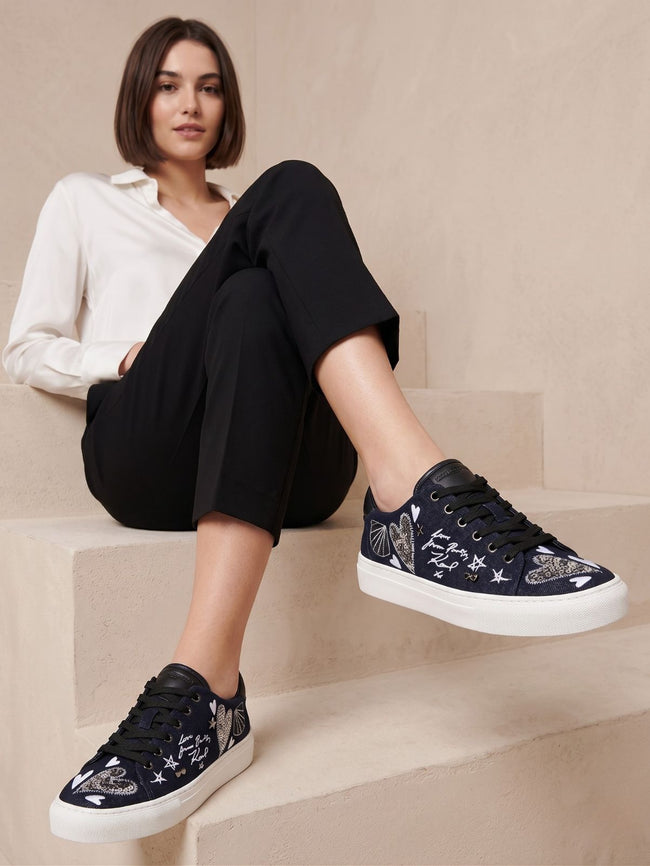 [AT DELHI] KARL LAGERFELD Cate Ikonic Lace Up Sneaker Size 6 image 0