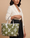 LOUIS VUITTON  Monogram Giant