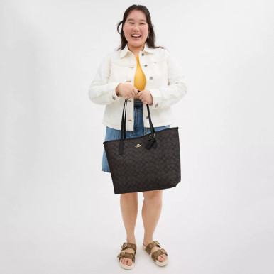 COACH City Tote Bag In Signature Canvas - Gold/Walnut/Black image 2