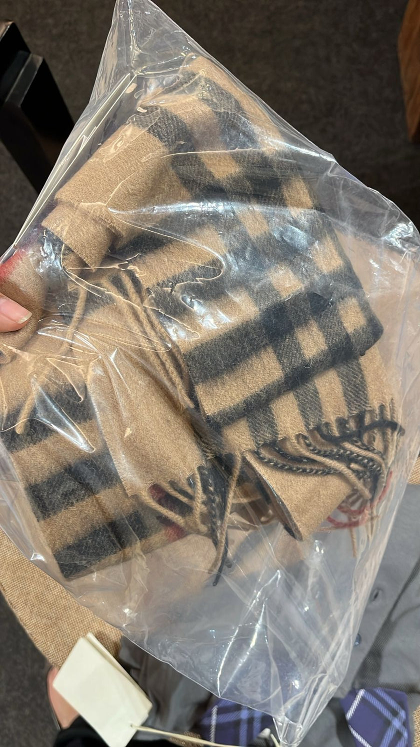[AT DELHI] BURBERRY Crystal Gradient Check Cashmere Scarf in Sand beige image 2