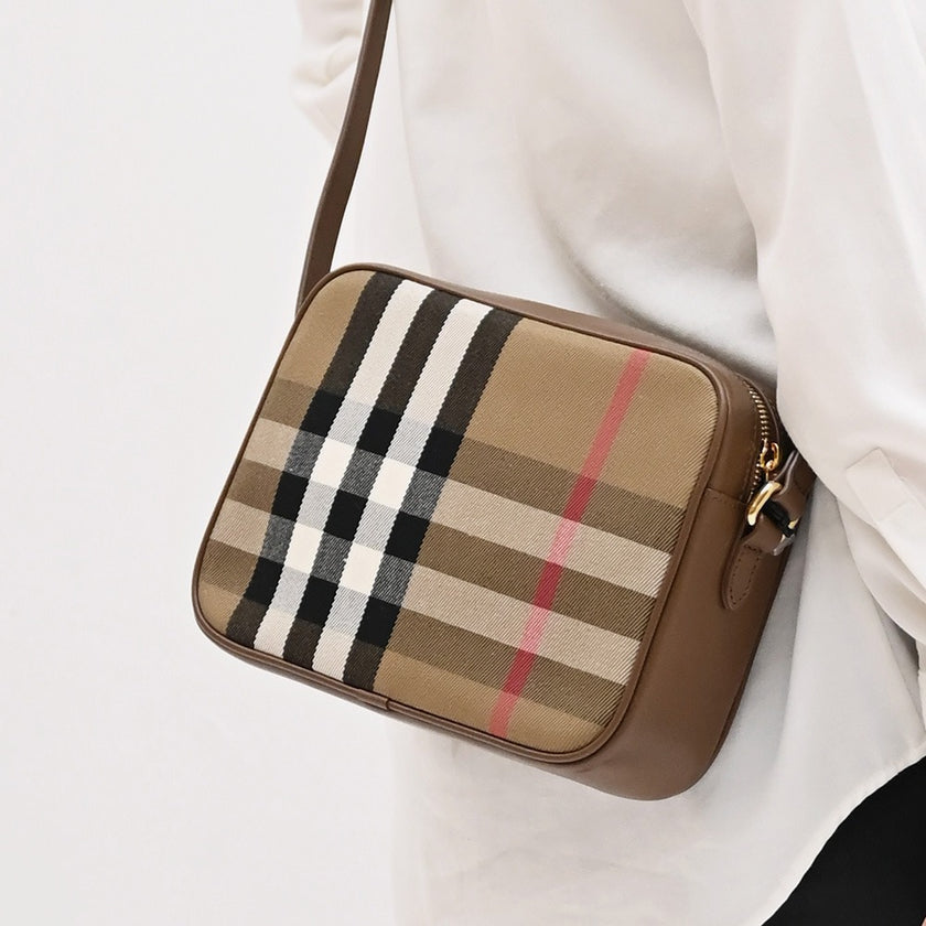 BURBERRY Small Camera Bag image 0