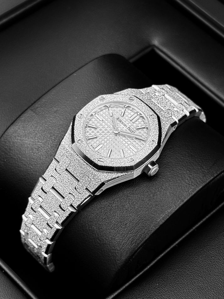 Audemars Piguet Royal Oak Mini 67630BC.GG.1312BC.01 18kt White Gold Diamond-Dust Frosted Finish Silver Petite Tapisserie Dial 23mm