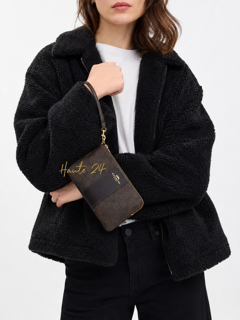 [Arriving at India] COACH Corner Zip Wristlet In Signature Canvas With Stripe - Gold/Walnut/Black