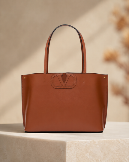 [At India] VALENTINO Fill Me small calfskin shopping bag