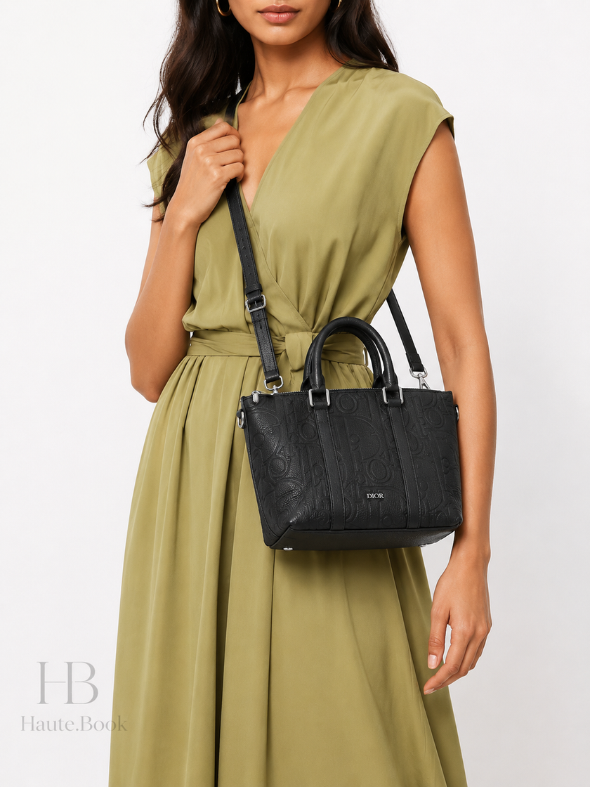 DIOR Weekender Dior Gravity Handbag Black