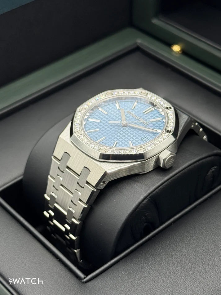 Audemars Piguet Royal Oak 15551ST.ZZ.1356ST.01Stainless Steel Diamond Bezel light blue “Grande Tapisserie” Dial 37mm