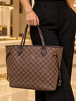 LOUIS VUITTON  Damier Neverfull MM Handbag