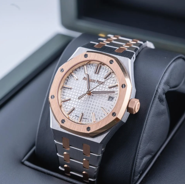AUDEMARS PIGUET Royal Oak Automatic 15550SR.OO.1356SR.02 37MM