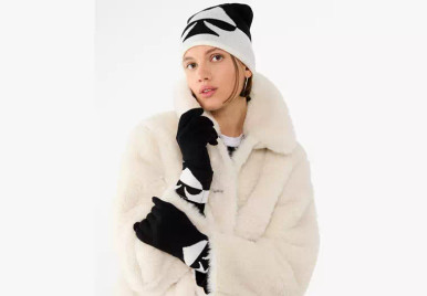 KATE SPADE Oversized Spade Beanie And Glove Set image 0