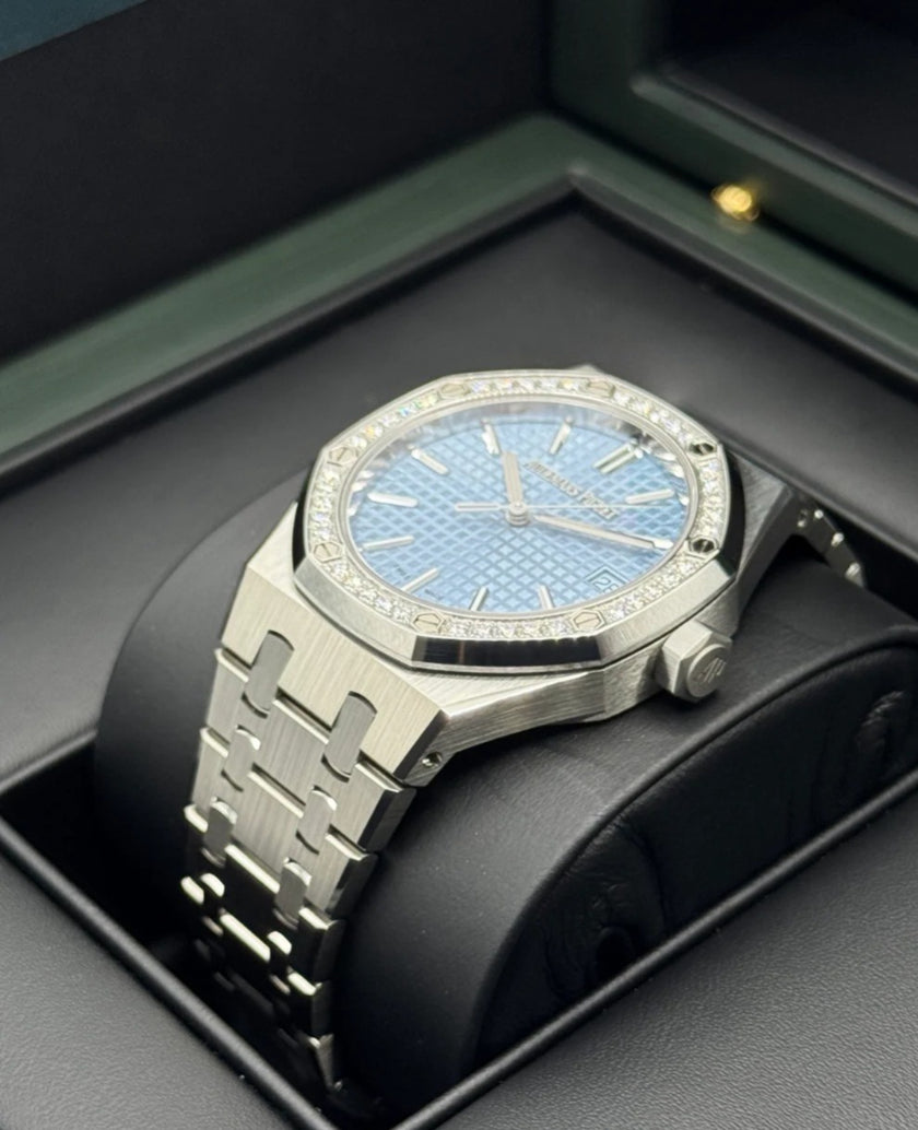 Audemars Piguet Royal Oak 15551ST.ZZ.1356ST.01Stainless Steel Diamond Bezel light blue “Grande Tapisserie” Dial 37mm