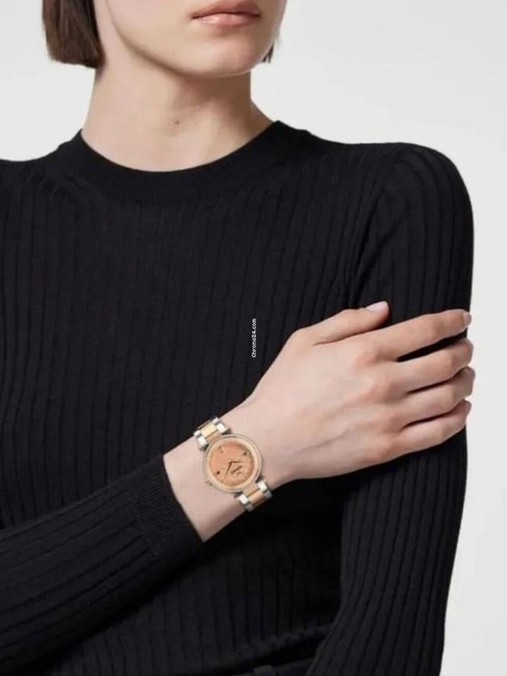 VERSACE Women's Reve Bracelet Watch ve8b00424 (Arriving In Delhi) image 1