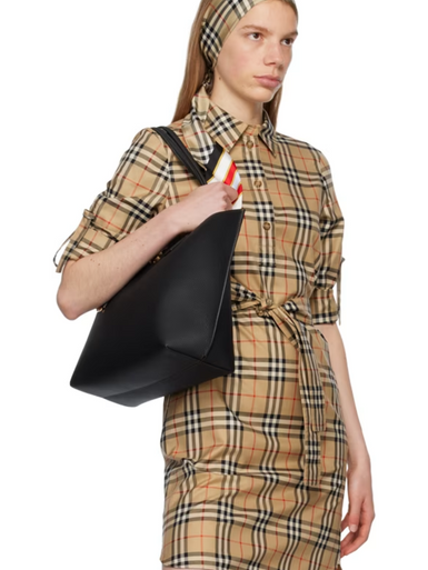 [AT DELHI] BURBERRY  TB Tote - Black image 3