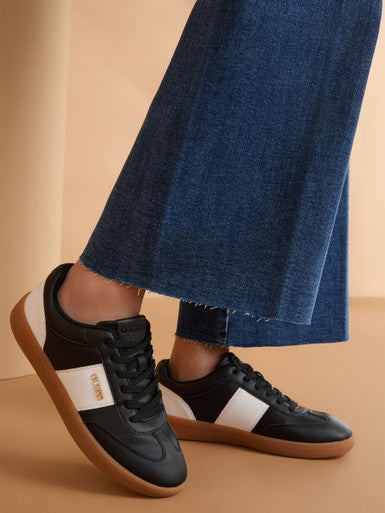 GUESS Pelara Striped Low-Top Sneakers image 0