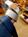 TORY BURCH Reversible Britten Logo Belt - WHITE/NAVY, M image